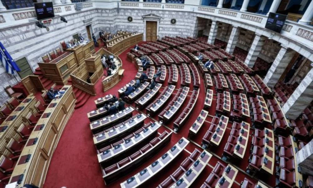 Με «πανελλήνιες» η απόκτηση της ελληνικής ιθαγένειας